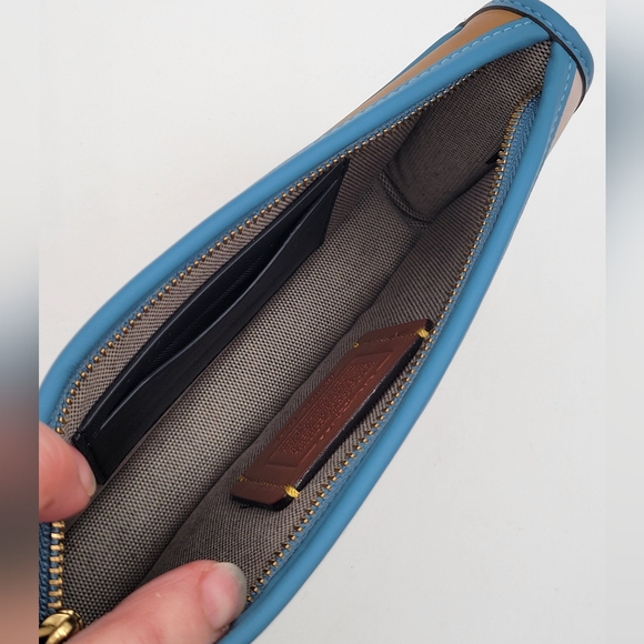 ❤️NEVER USED!!❤️ Coach 1941 Britt Wristlet in Colorblock - Picture 11 of 11